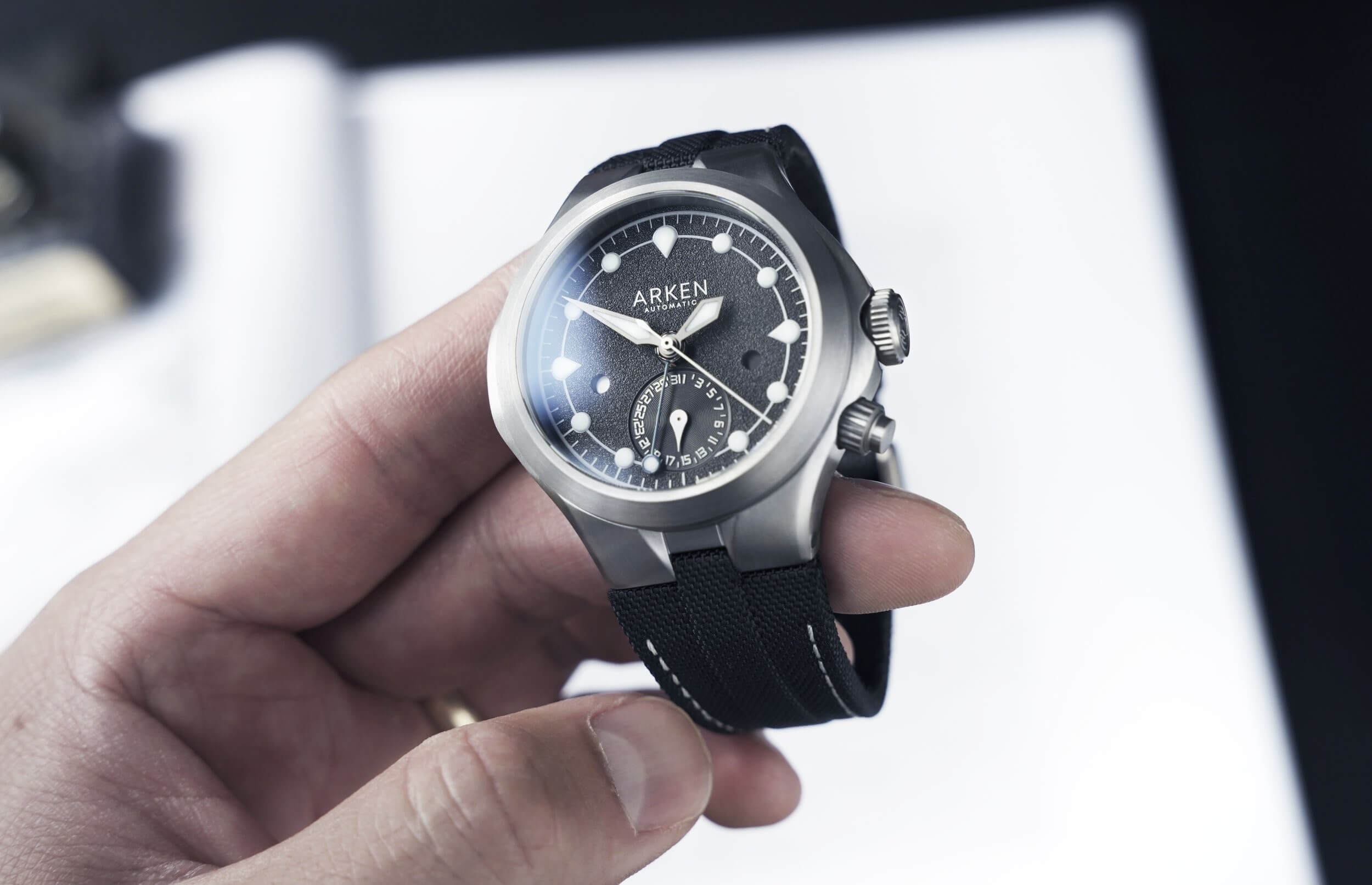 arken alterum titanium watch