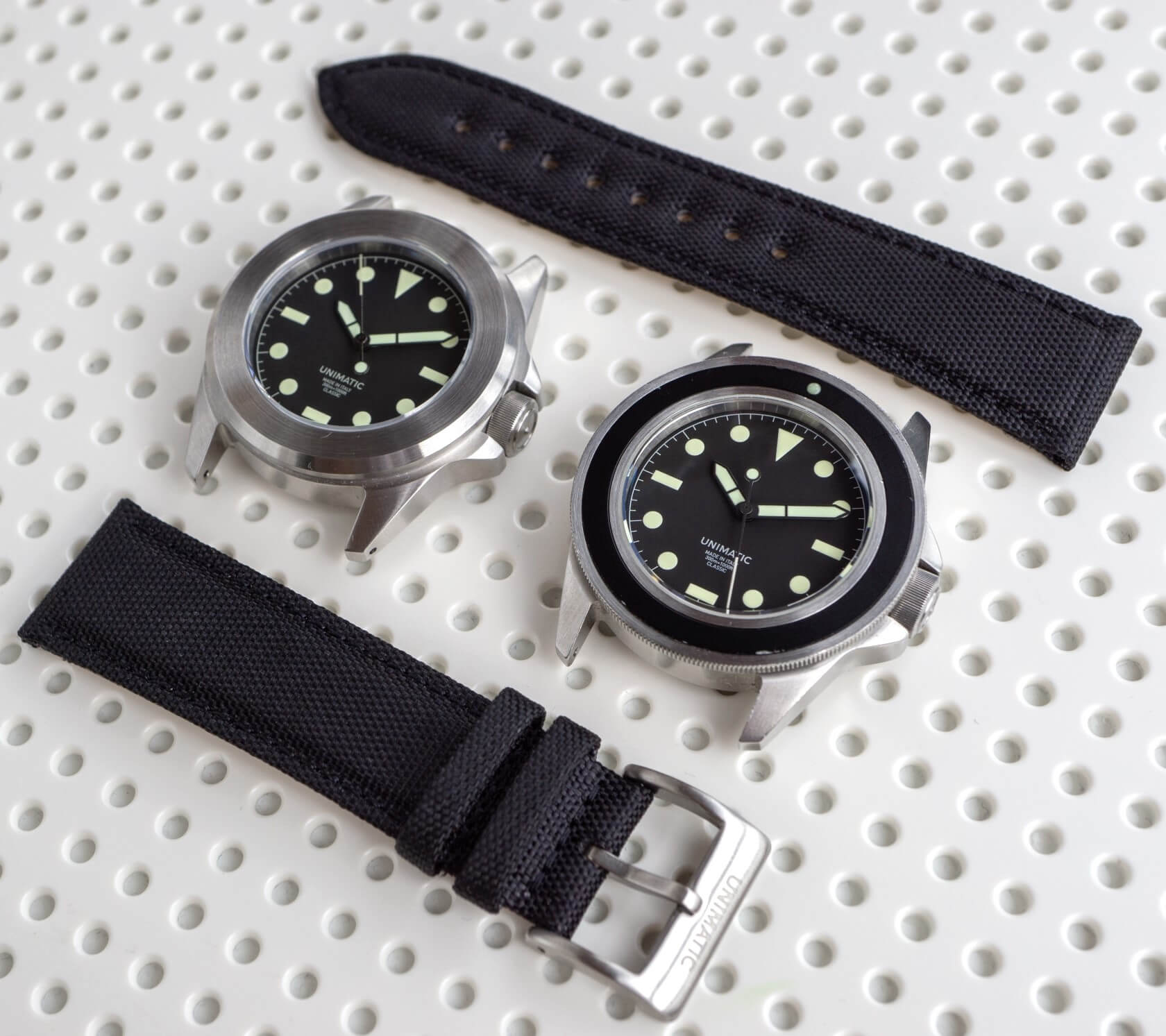 This black Cordura® strap perfectly pairs with Unimatic watches